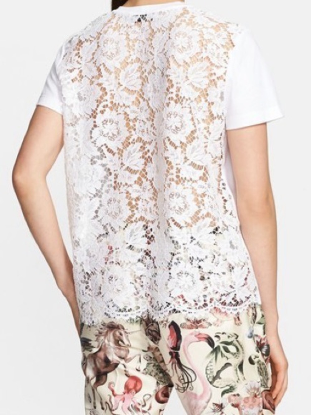 VALENTINO Classic White Crewneck Tee w Lace Back. Size M